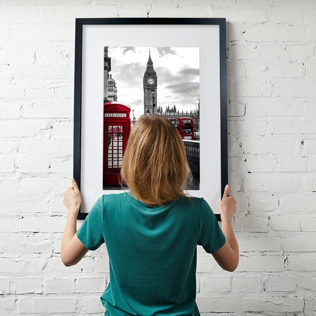 Transforming Spaces: How Picture Frames Impact Home Decor